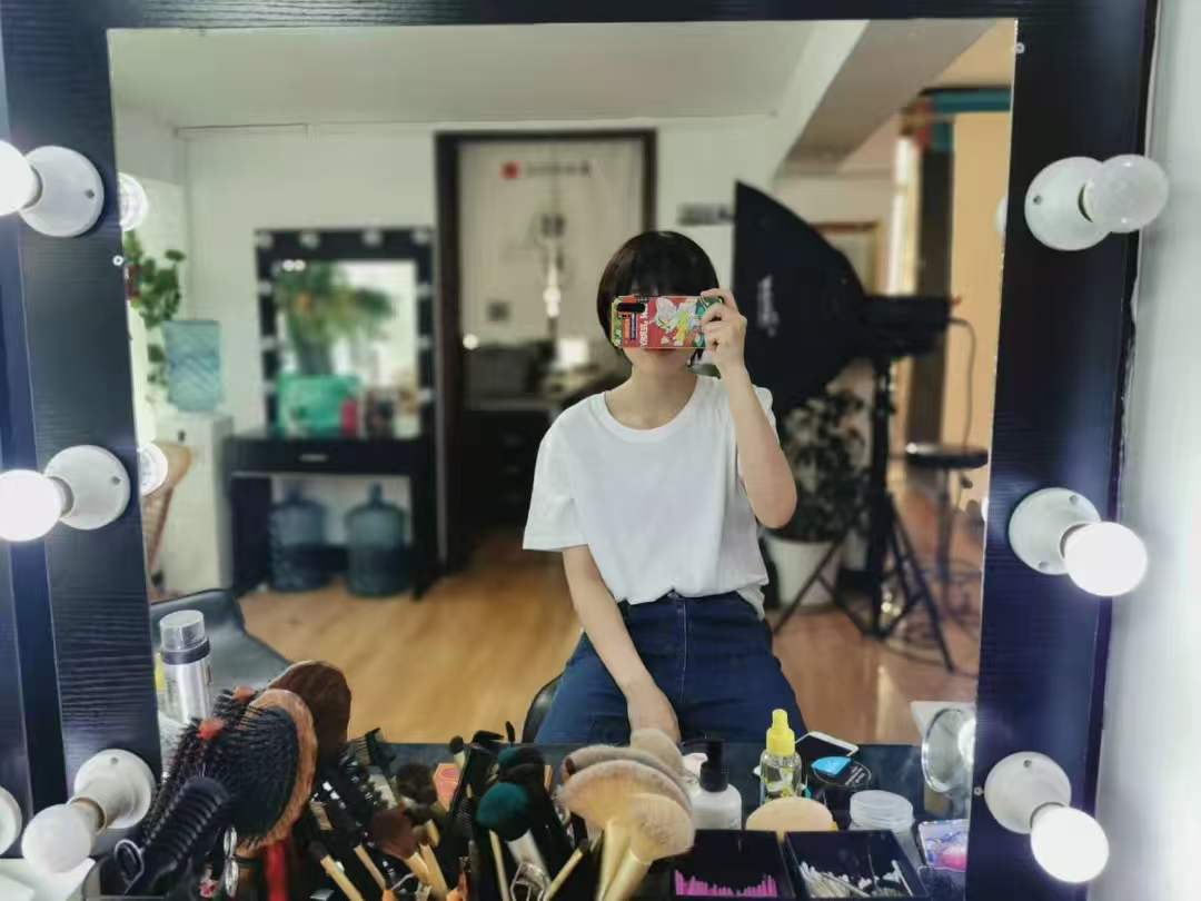 工作代表照片